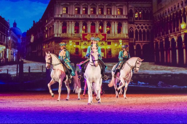 012_APASSIONATA_Im_Bann_des_Spiegels