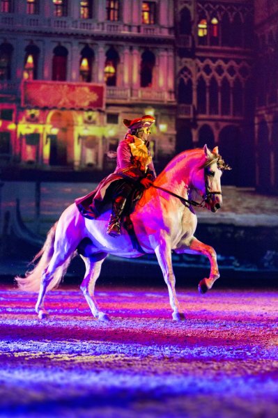 021_APASSIONATA_Im_Bann_des_Spiegels